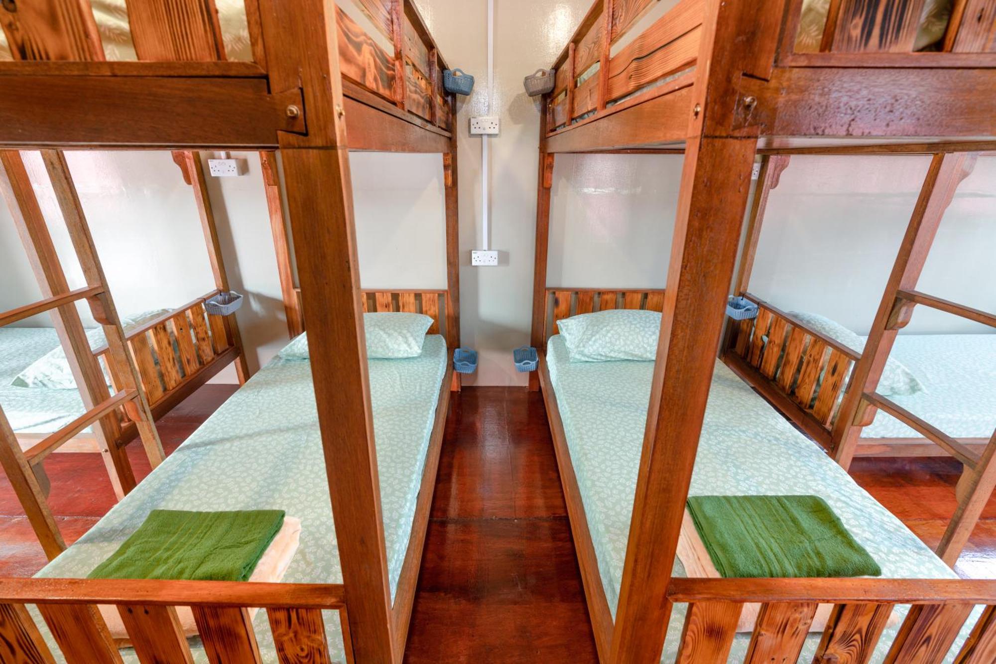 Bunga Hostel Female Dorm Pantai Cenang  Exterior foto